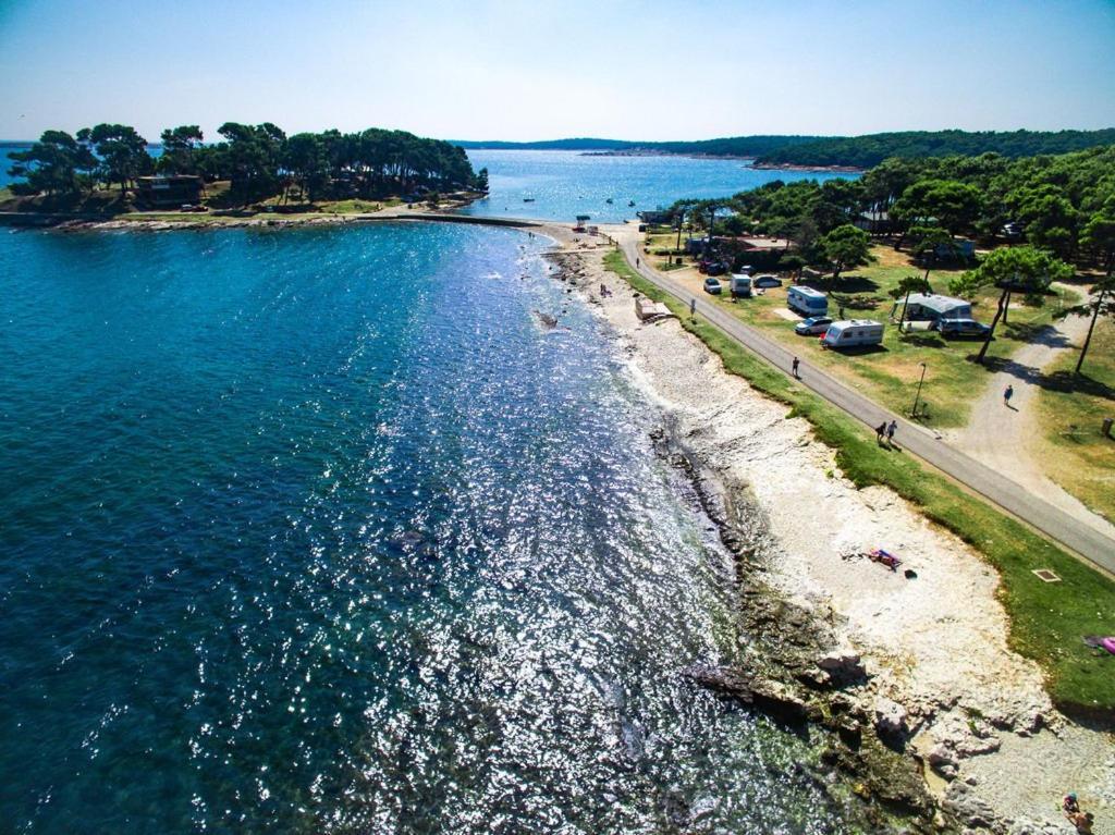 מדולין Apartman Yacht מראה חיצוני תמונה