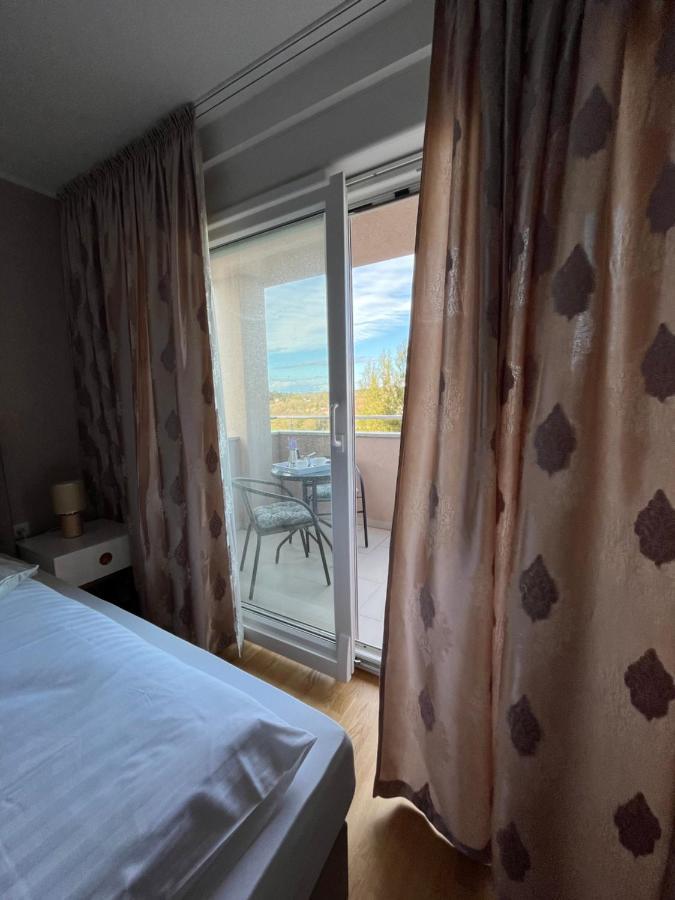 מדולין Apartman Yacht מראה חיצוני תמונה