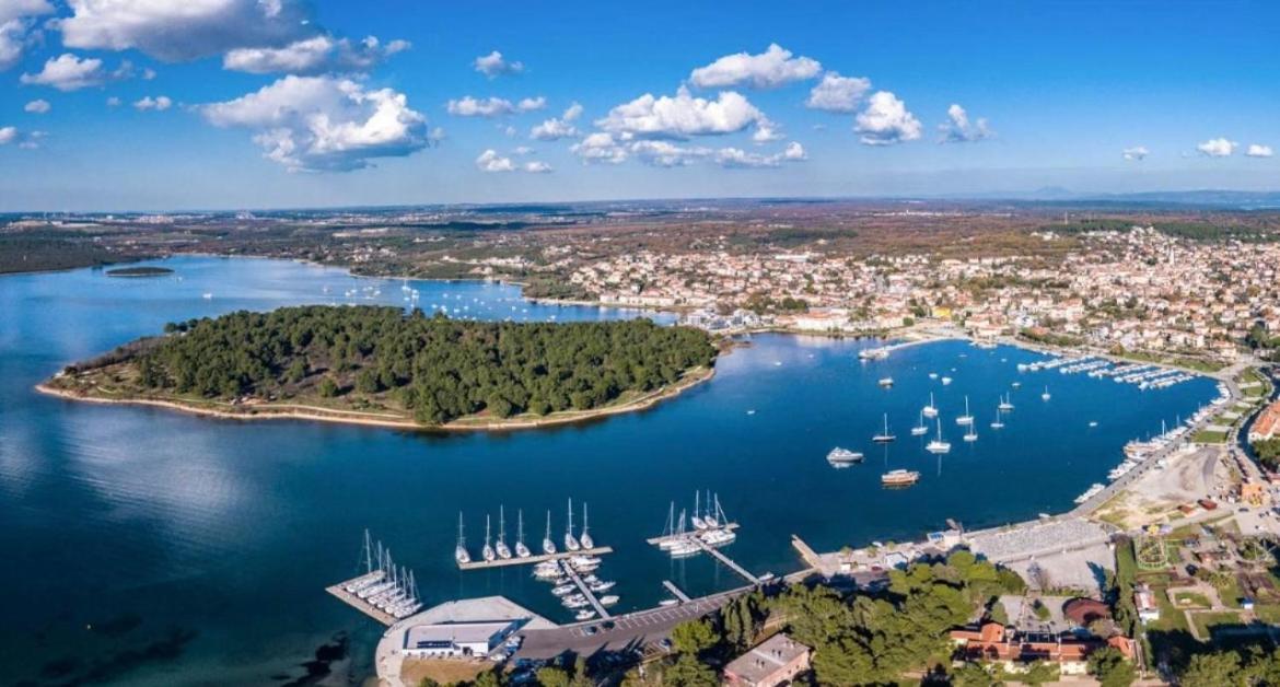 מדולין Apartman Yacht מראה חיצוני תמונה